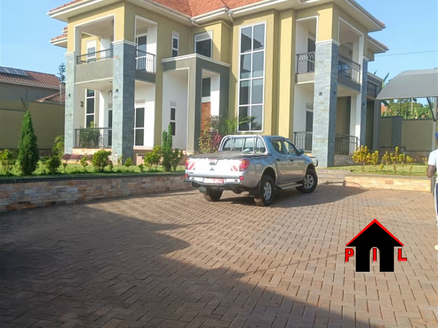 Storeyed house for sale in Kitende Wakiso