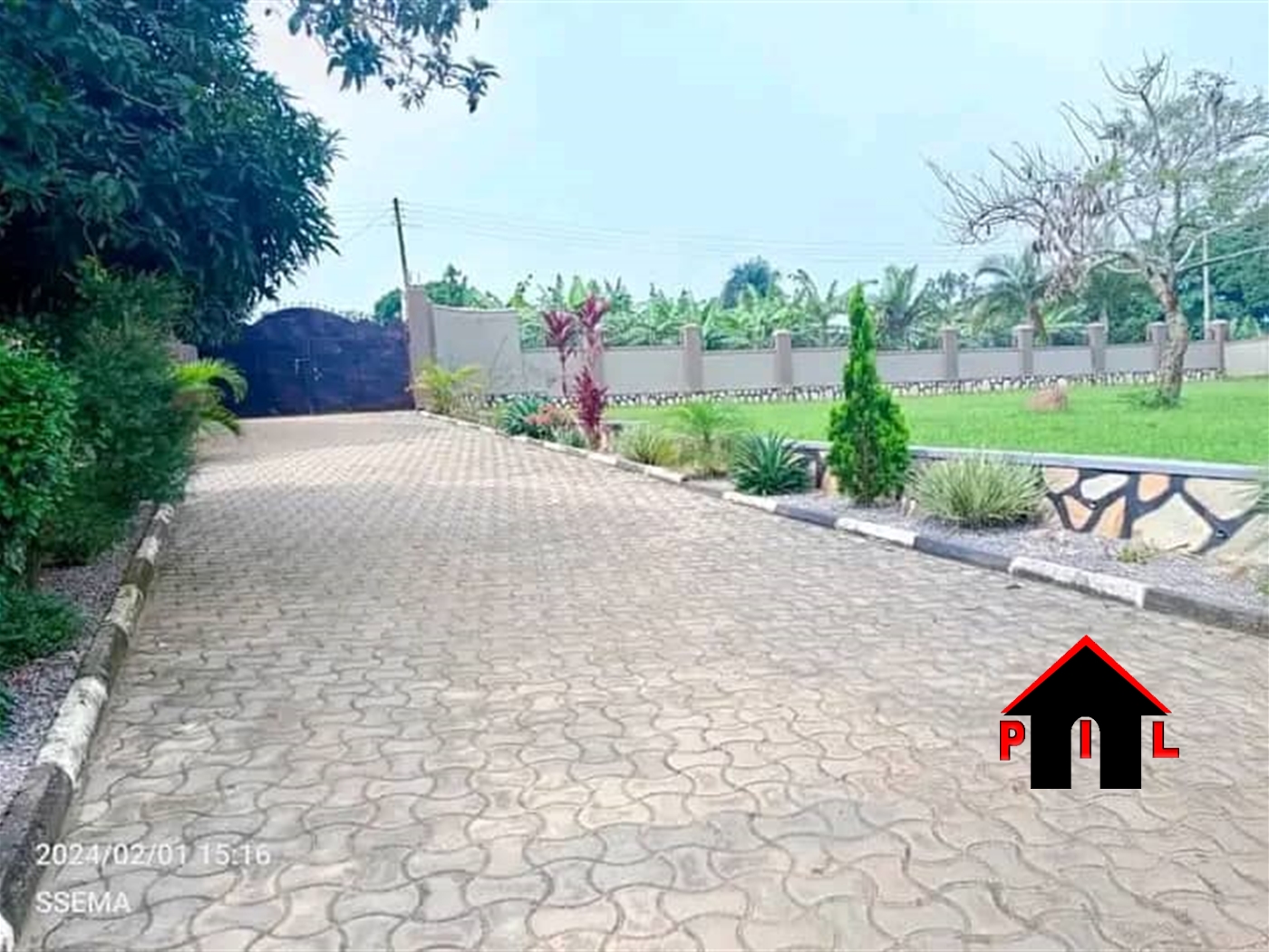 Bungalow for sale in Buyala Mpigi