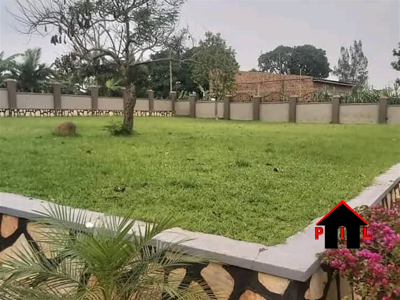 Bungalow for sale in Buyala Mpigi