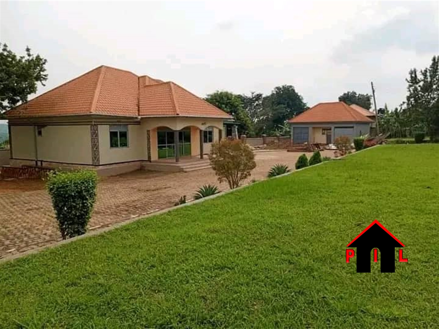 Bungalow for sale in Buyala Mpigi