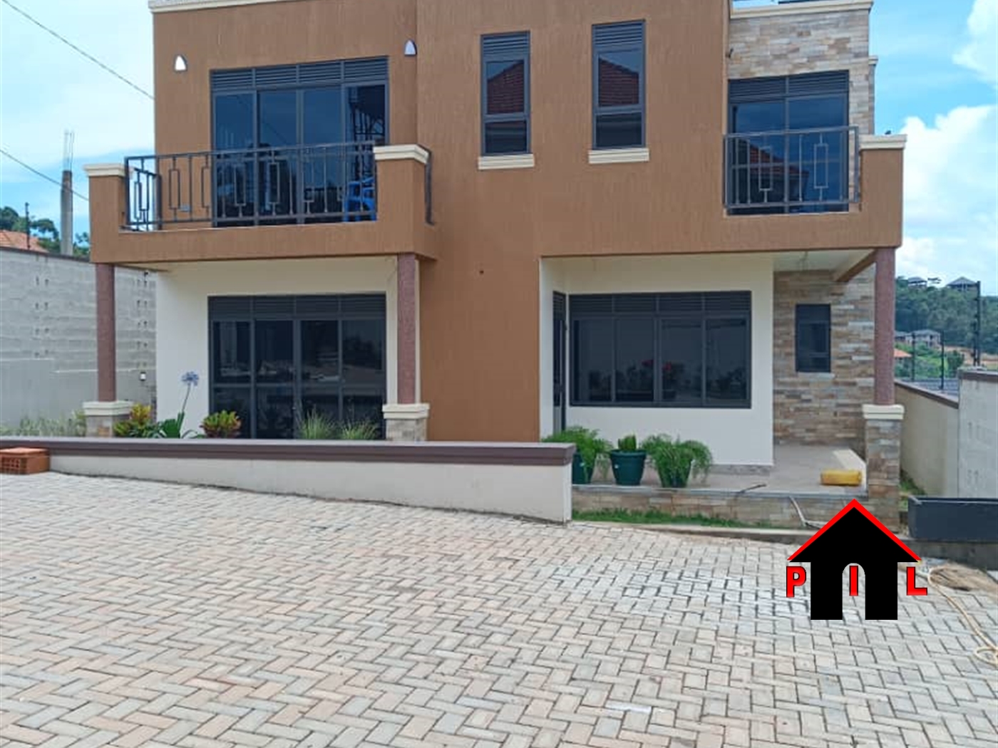 Storeyed house for sale in Seguku Wakiso