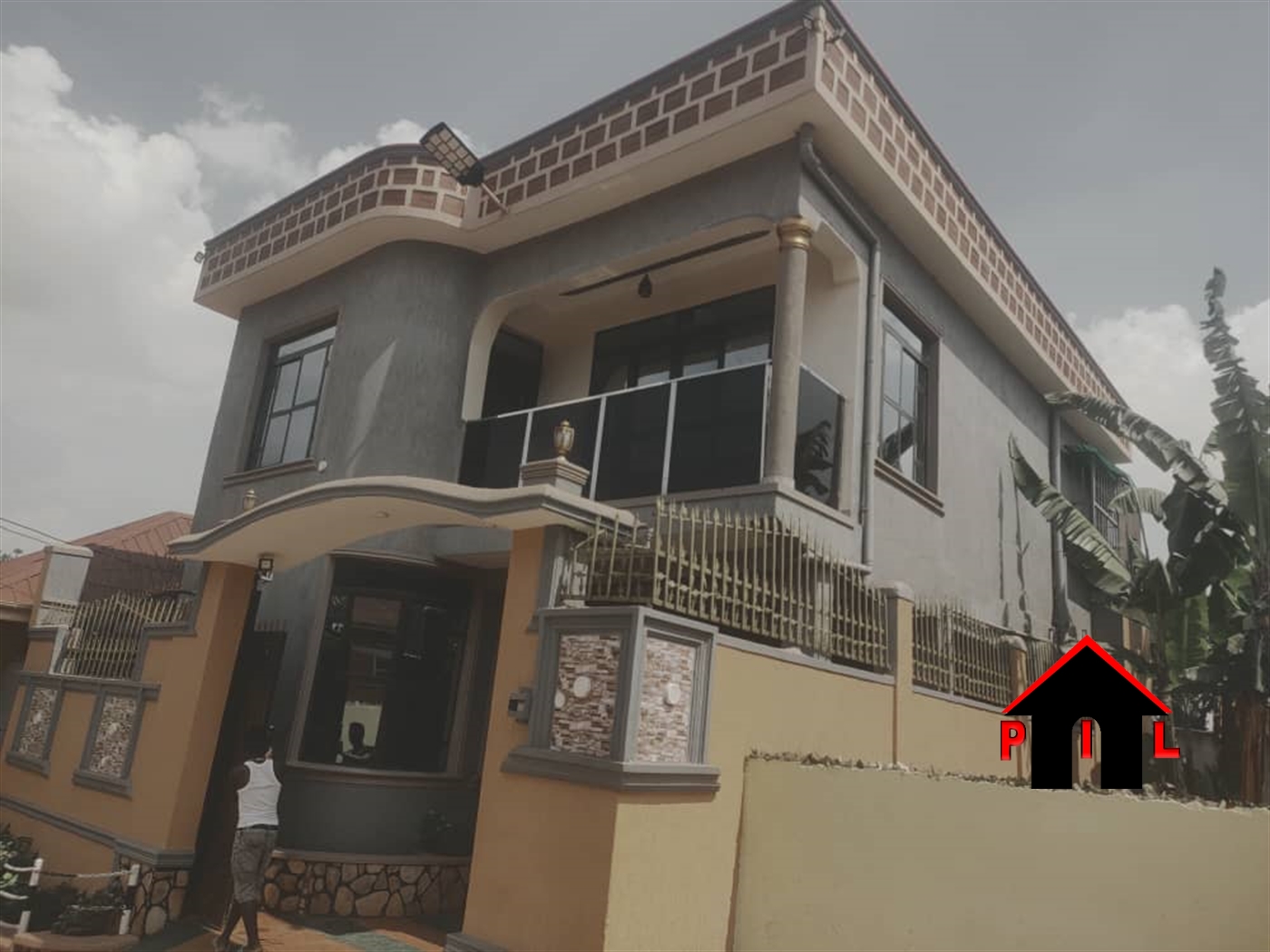 Storeyed house for sale in Makindye Kampala