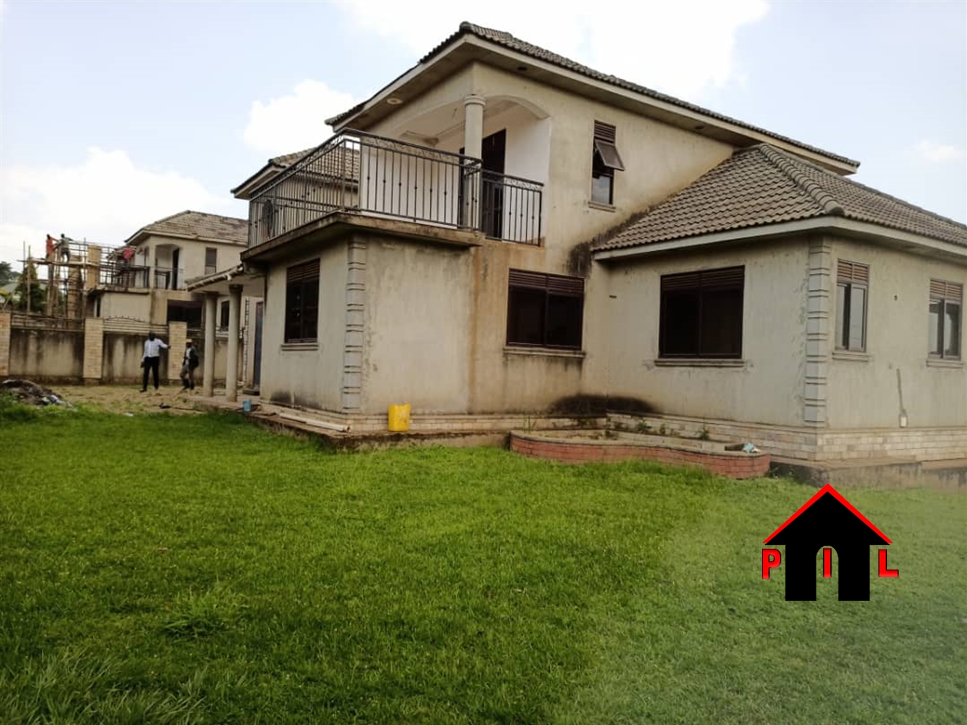 Storeyed house for sale in Kawuku Wakiso