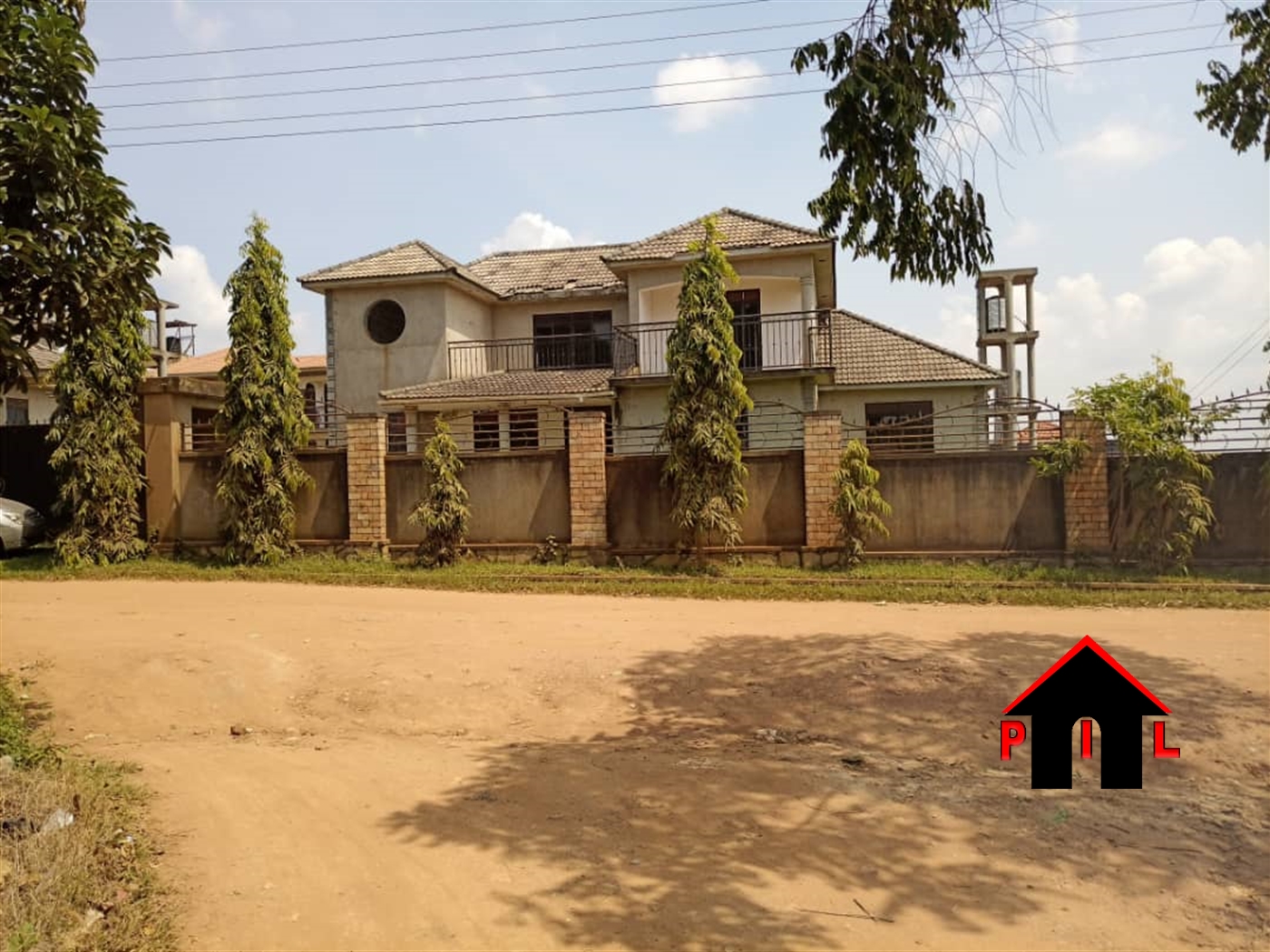 Storeyed house for sale in Kawuku Wakiso