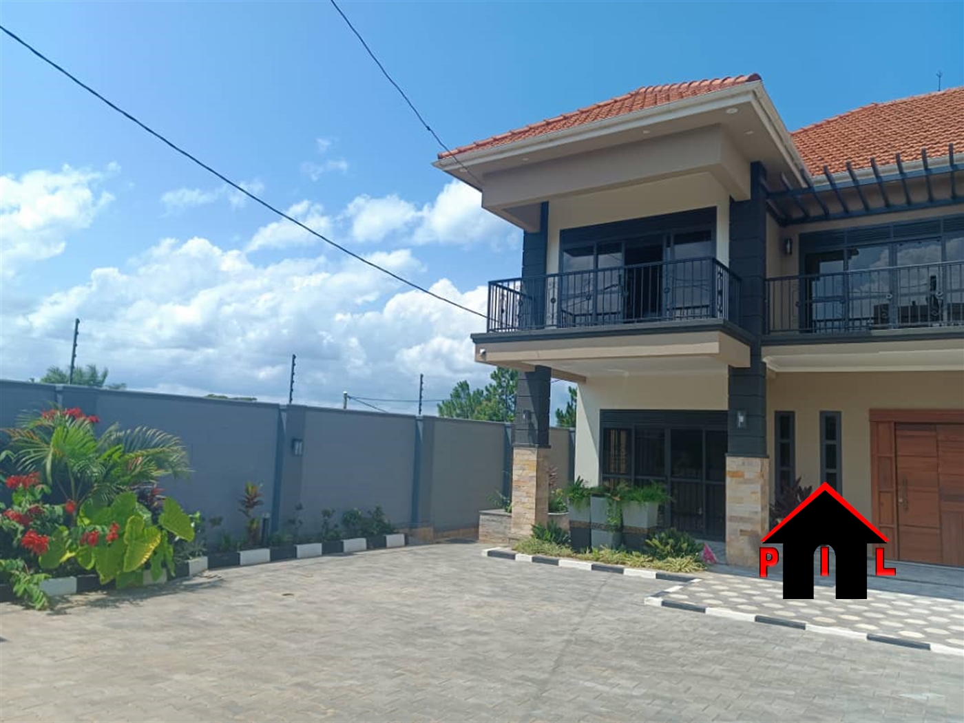 Storeyed house for sale in Kawuku Wakiso