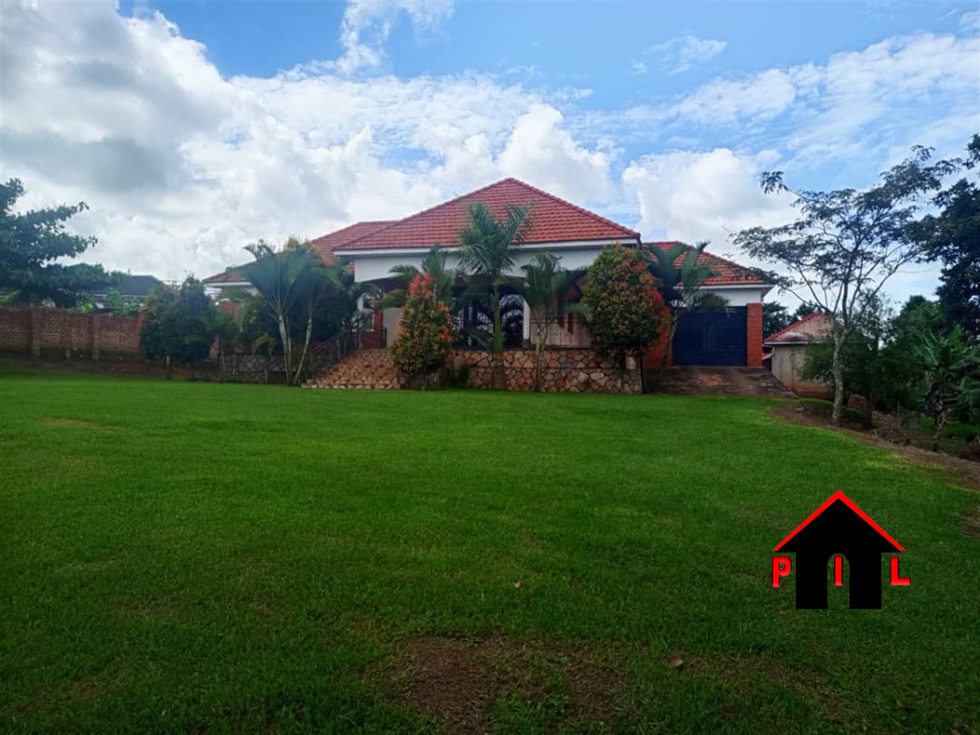 Bungalow for sale in Kakiri Wakiso