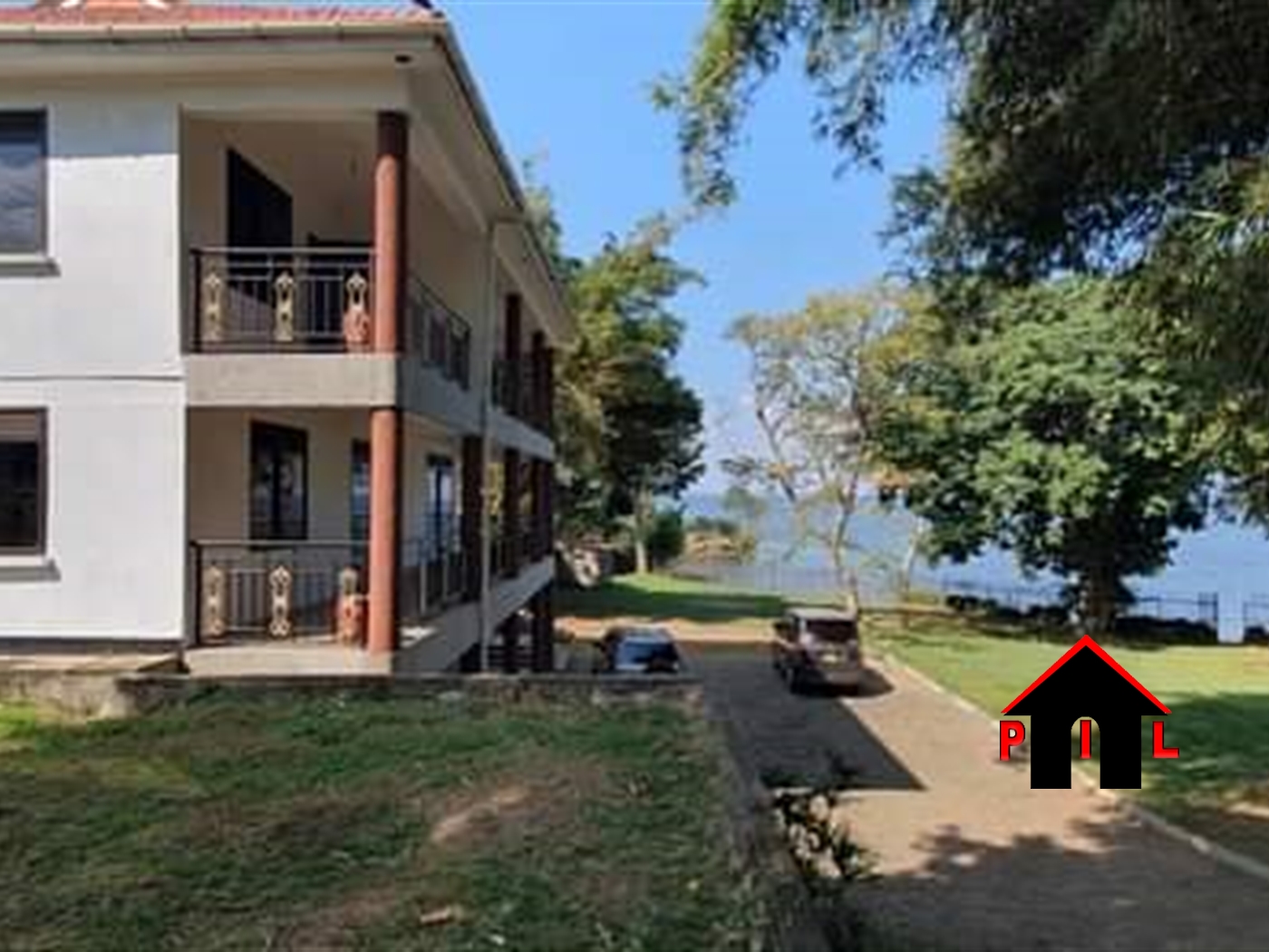 Storeyed house for sale in Kawuku Wakiso