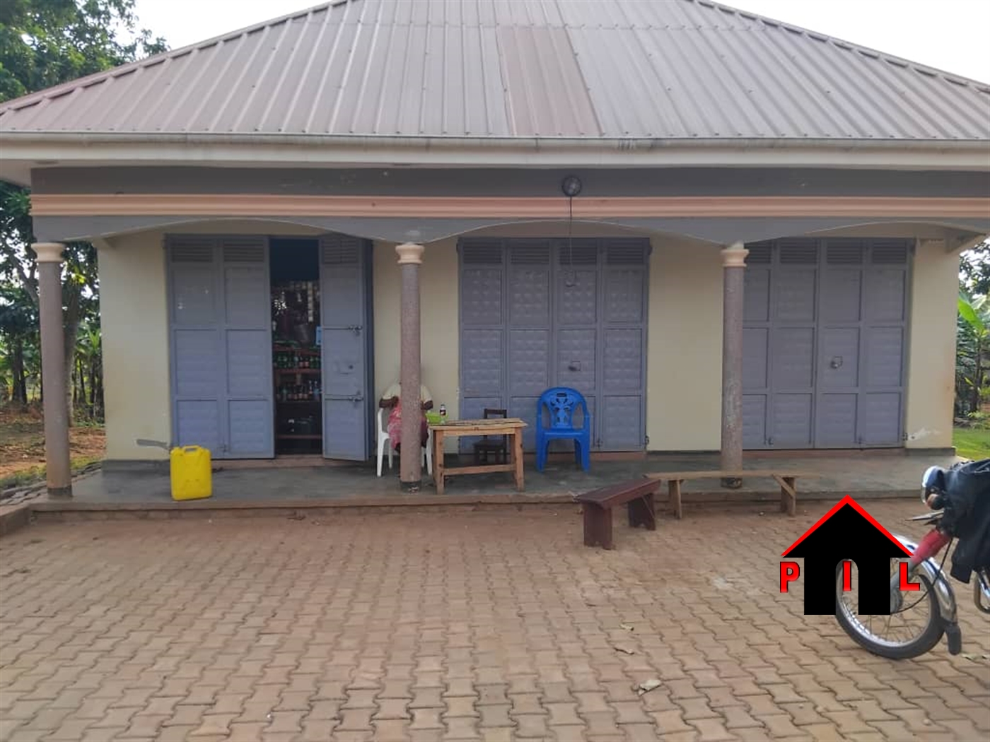 Shop for sale in Matugga Wakiso