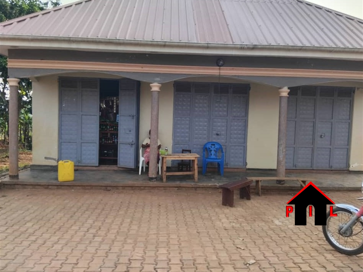 Shop for sale in Matugga Wakiso