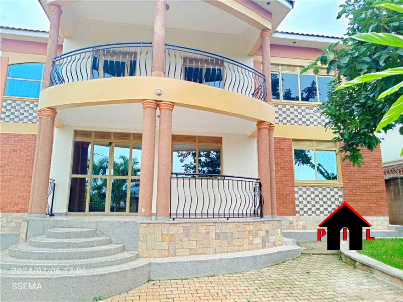 Storeyed house for sale in Buddo Wakiso