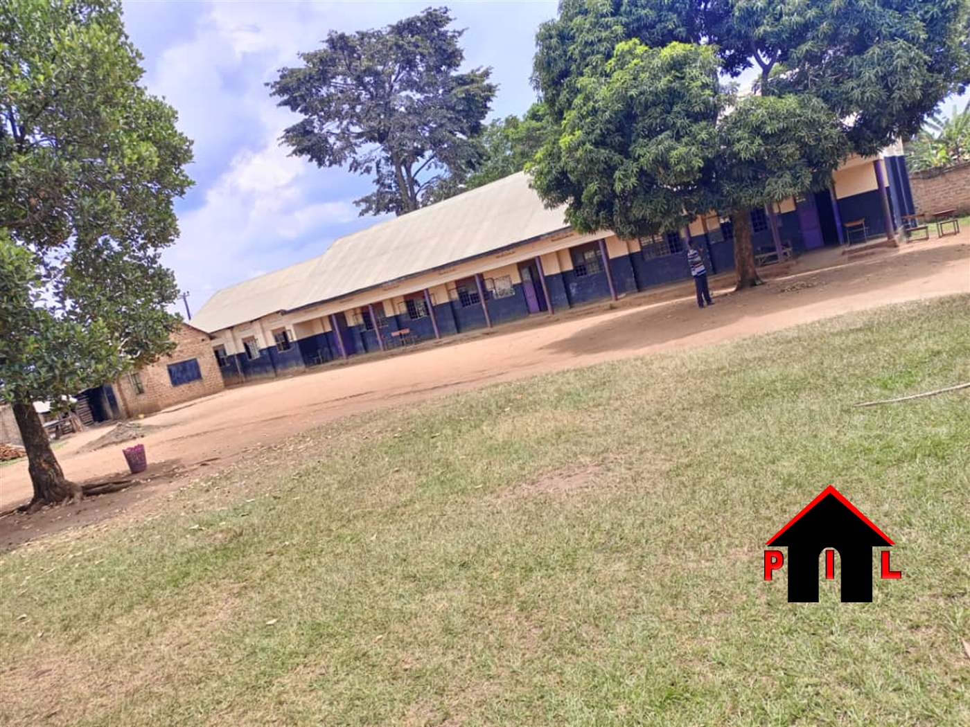 School for sale in Luweerotwn Luweero