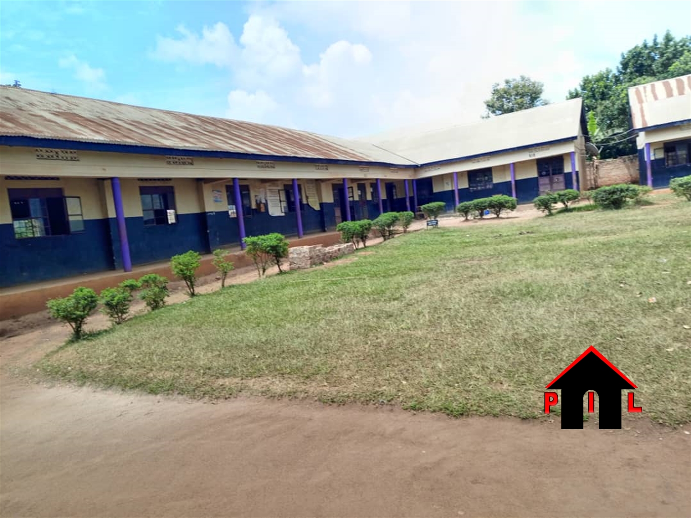 School for sale in Luweerotwn Luweero