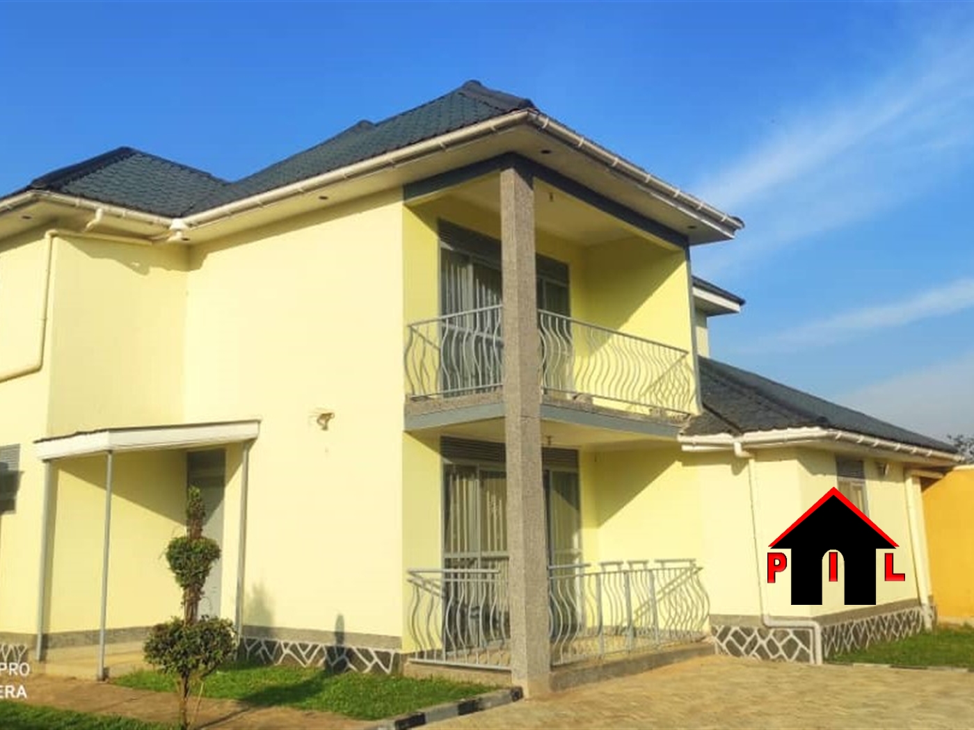 Storeyed house for sale in Ssenge Wakiso