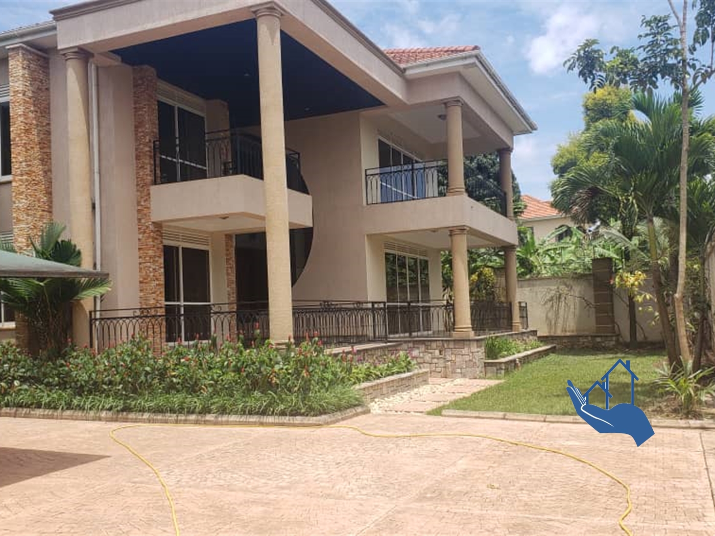 Storeyed house for rent in Munyonyo Kampala