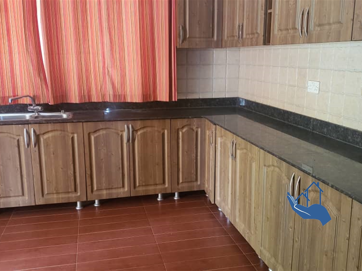 Storeyed house for rent in Munyonyo Kampala