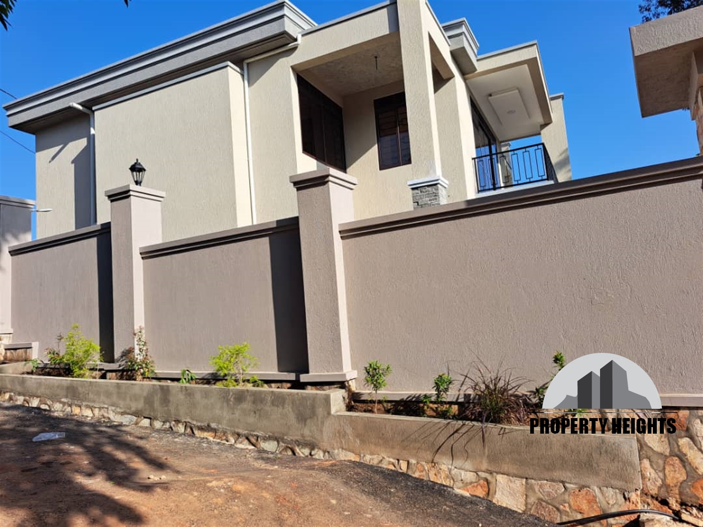 Mansion for sale in Kiwaatule Kampala