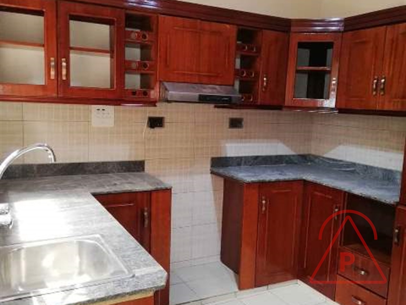 Town House for rent in Mbuya Kampala