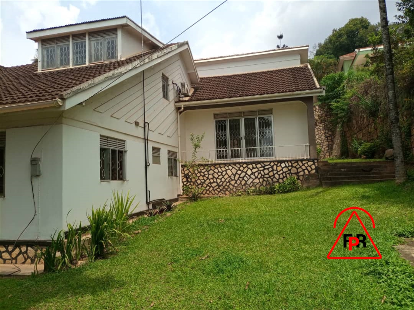 Mansion for sale in Makindye Kampala