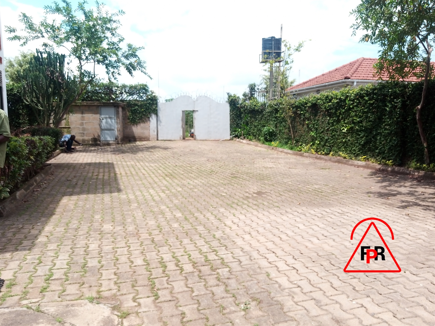 Storeyed house for rent in Bugoloobi Kampala