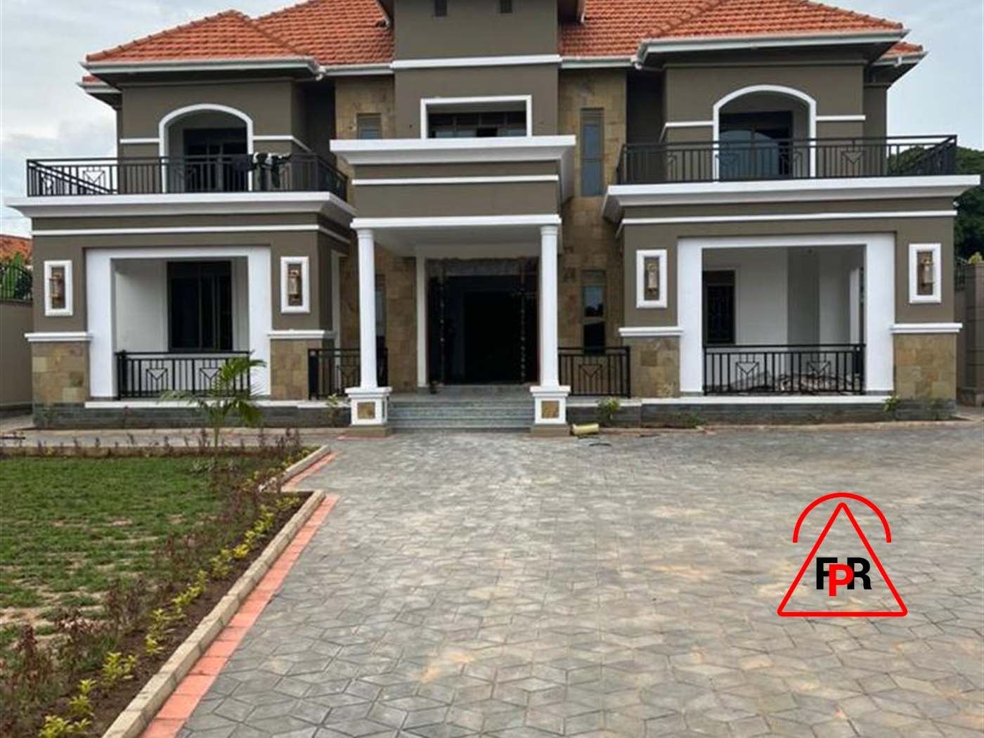 Town House for sale in Munyonyo Kampala