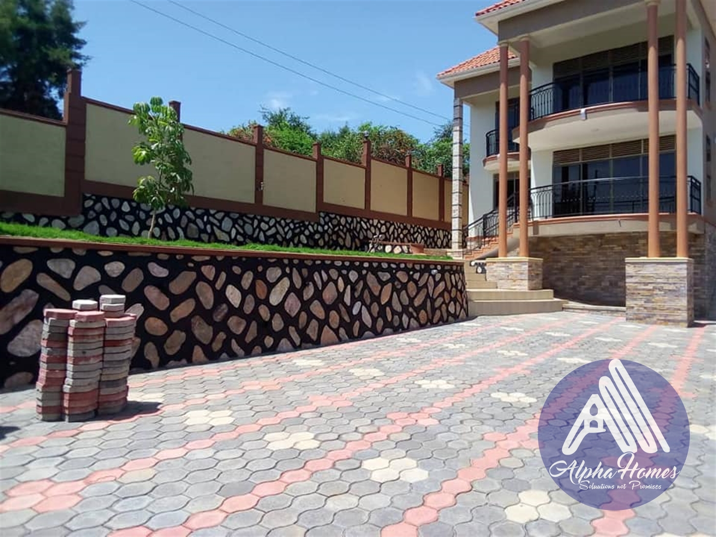 Duplex for sale in Munyonyo Kampala