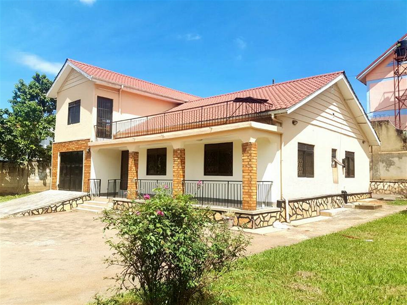 Bungalow for rent in Muyenga Kampala