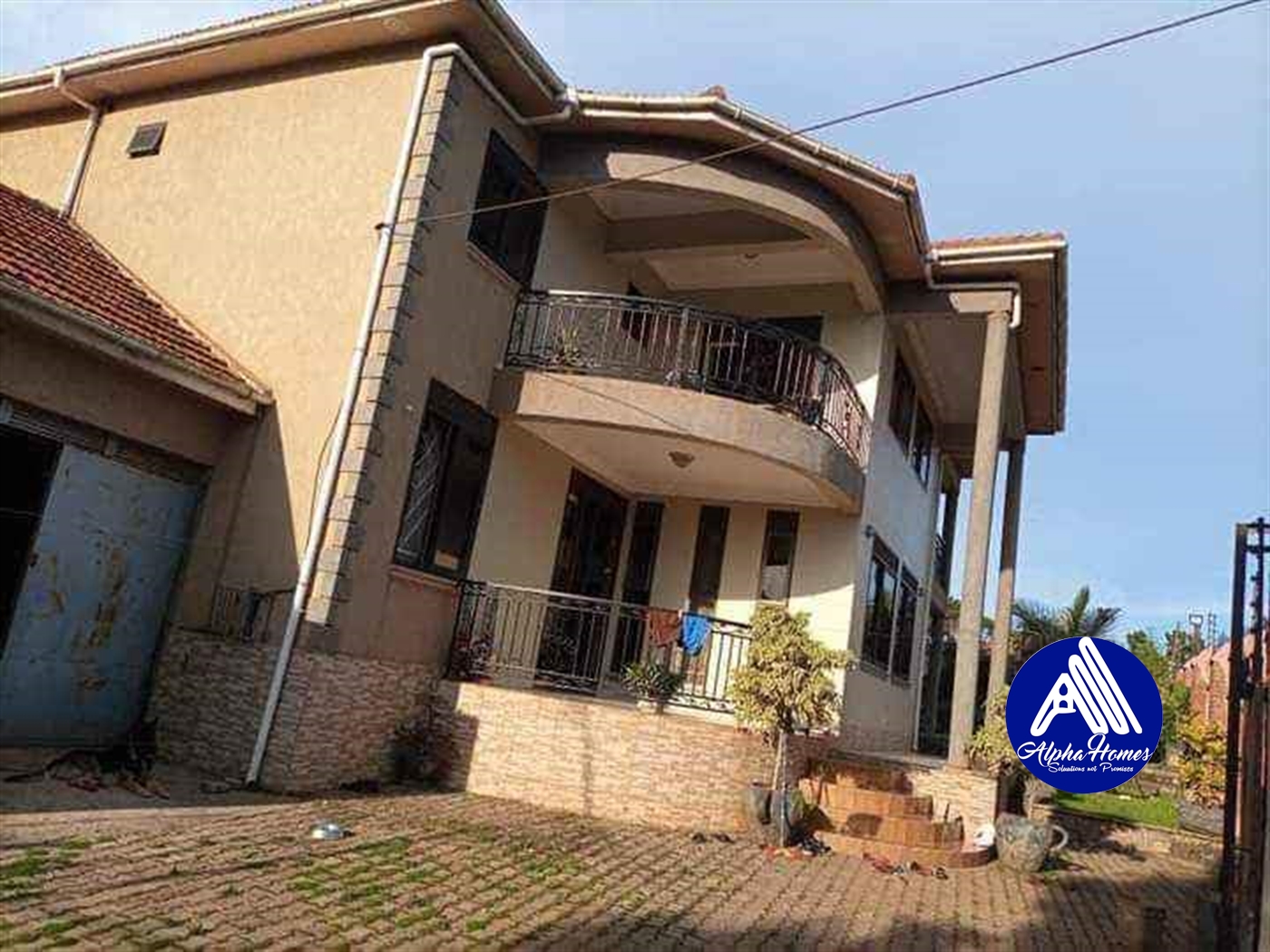 Storeyed house for sale in Munyonyo Kampala