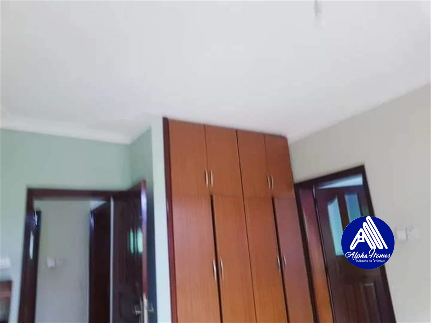 Semi Detached for rent in Muyenga Kampala