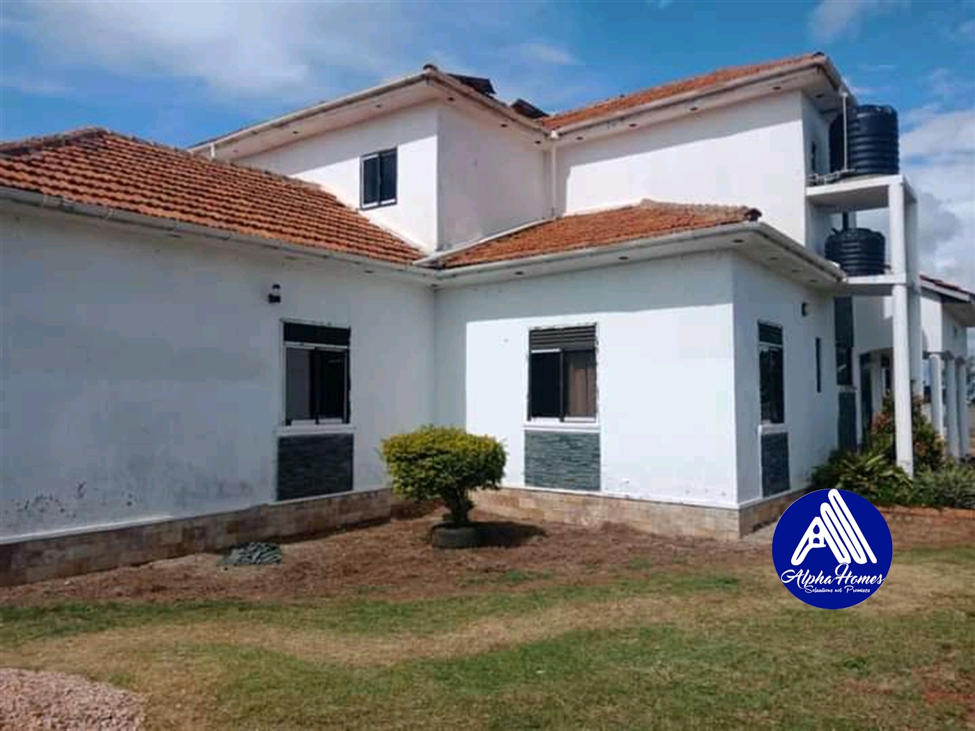 Storeyed house for sale in Nakawuka Wakiso