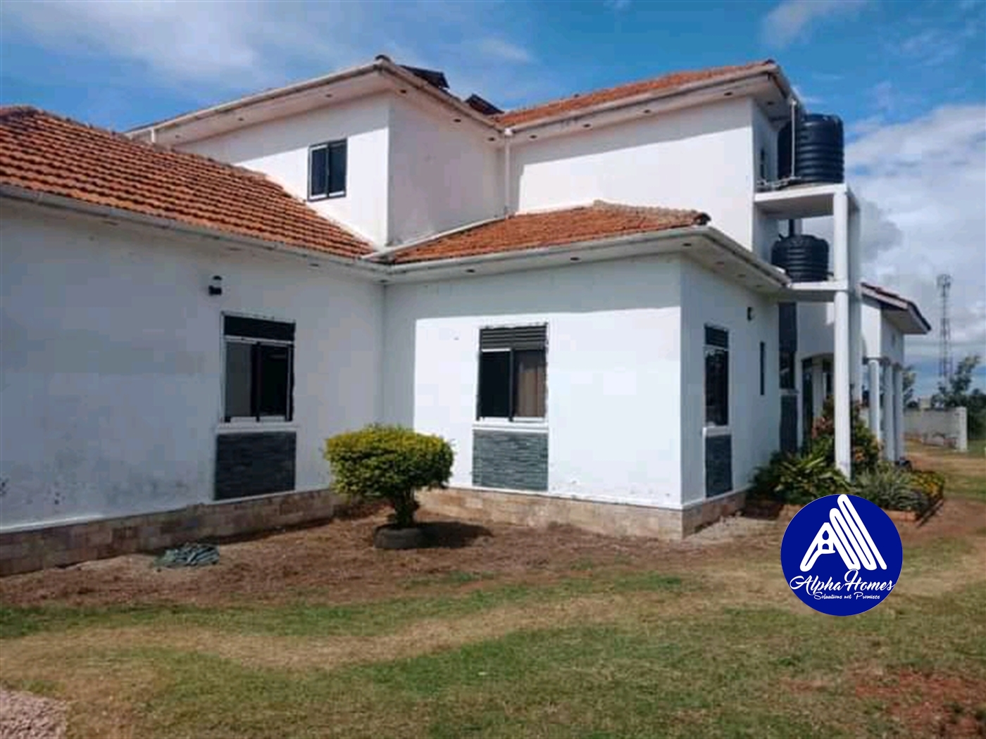 Storeyed house for sale in Nakawuka Wakiso