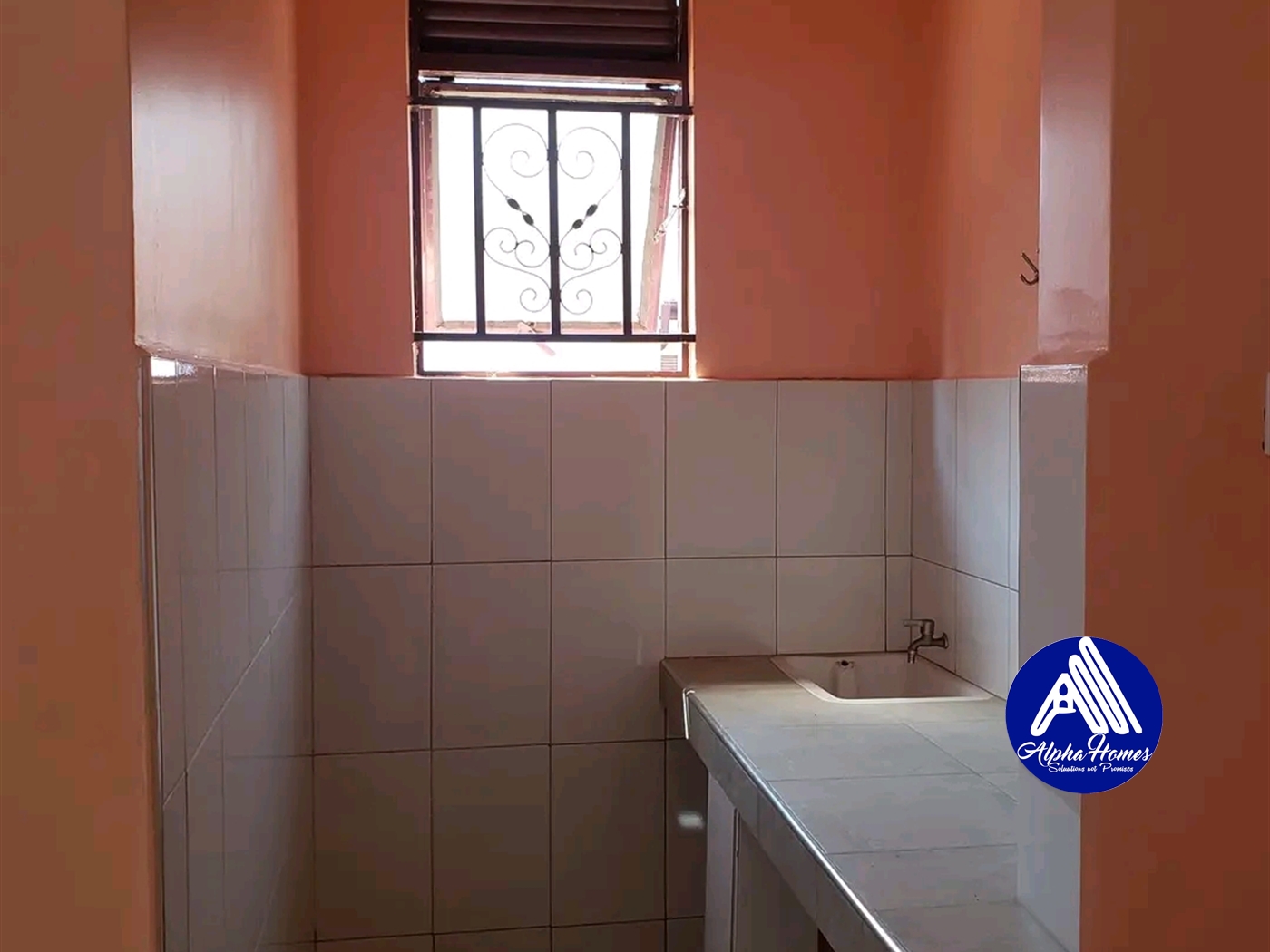 Semi Detached for rent in Mpererwe Kampala