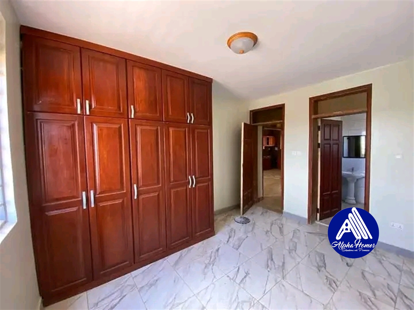 Apartment for rent in Kisaasi Kampala