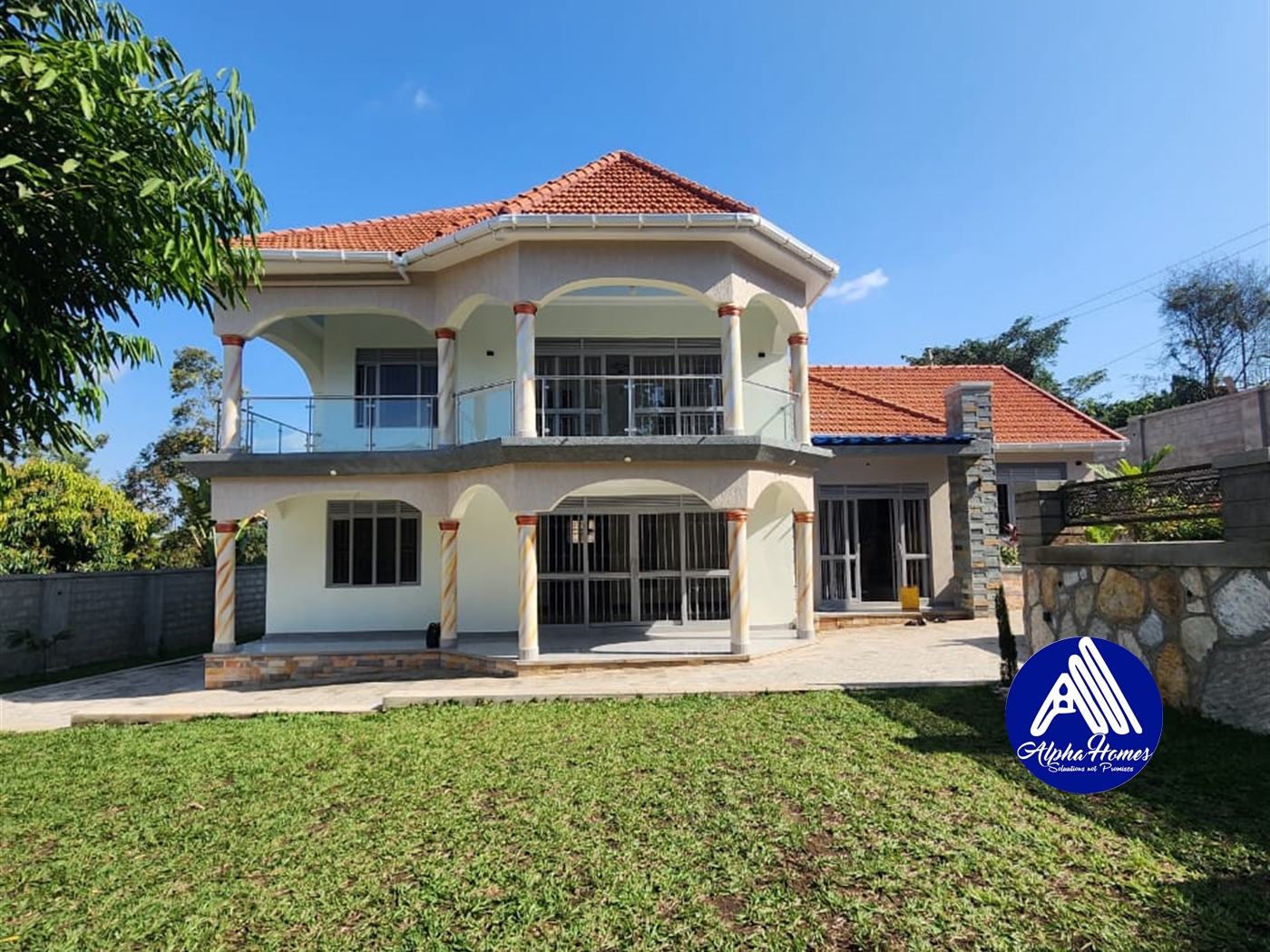 Mansion for sale in Kitende Wakiso