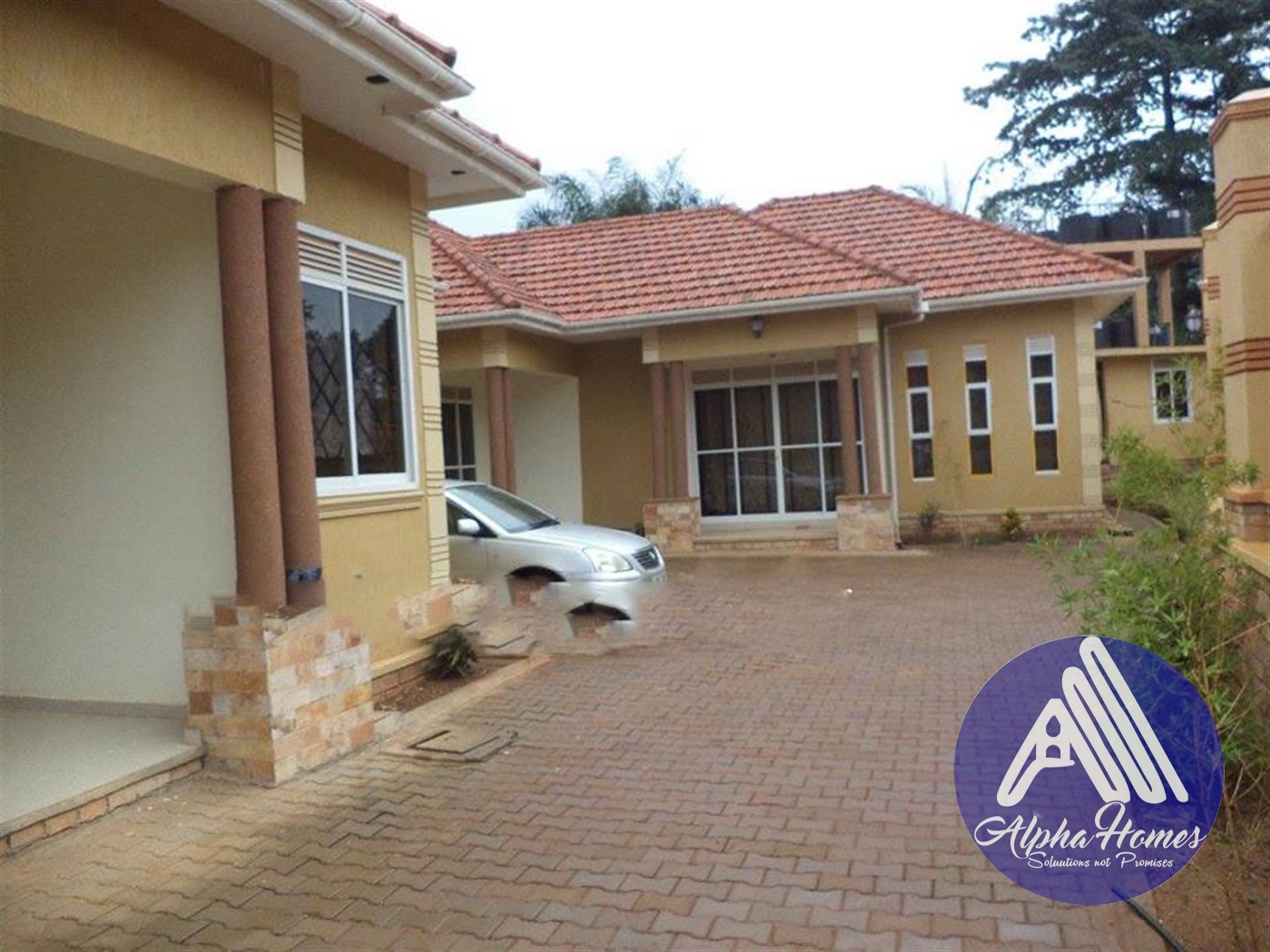 Semi Detached for rent in Kisaasi Kampala