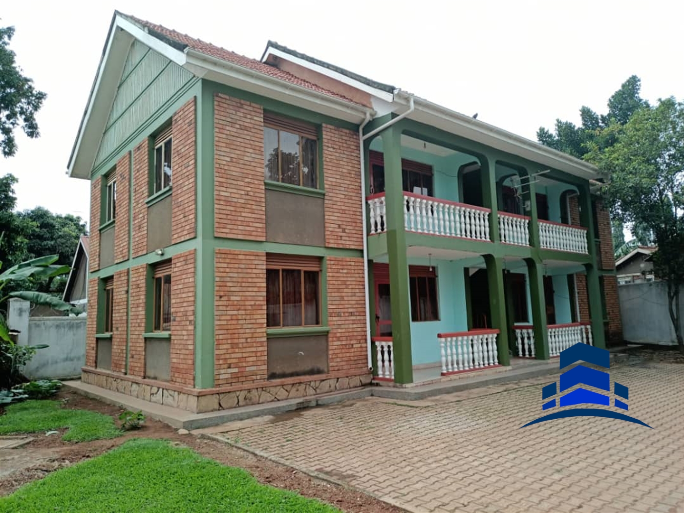 Villa for sale in Kiwaatule Kampala