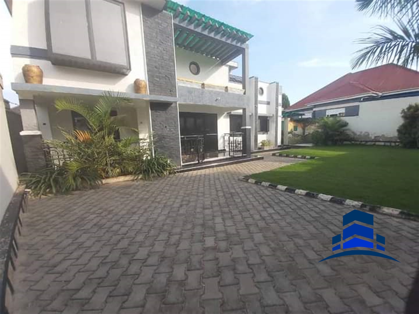 Villa for sale in Ssenge Wakiso