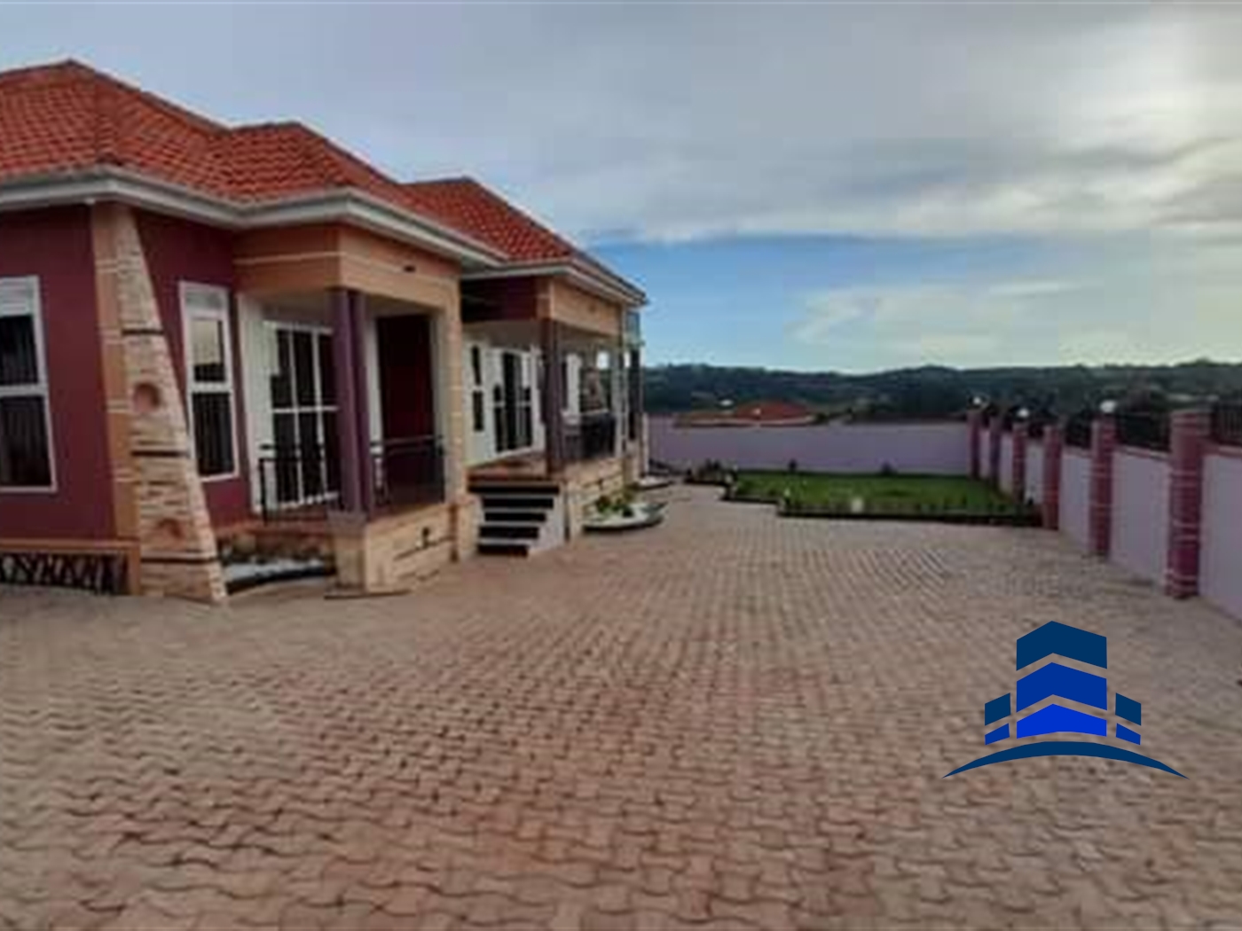 Mansion for sale in Bwebajja Wakiso