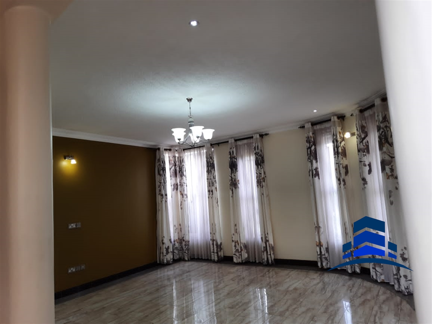 Villa for sale in Muyenga Kampala