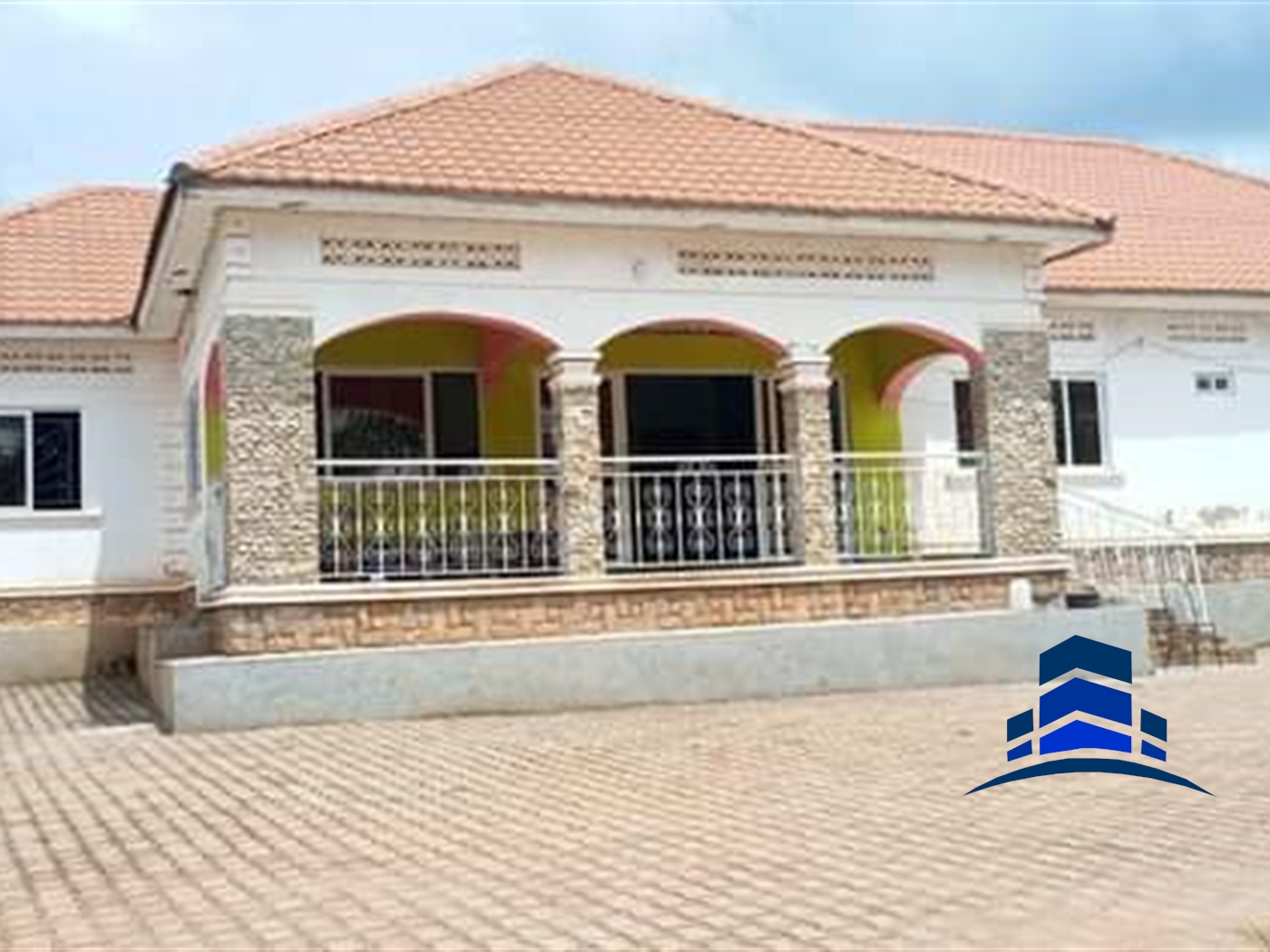 Storeyed house for sale in Mpererwe Wakiso