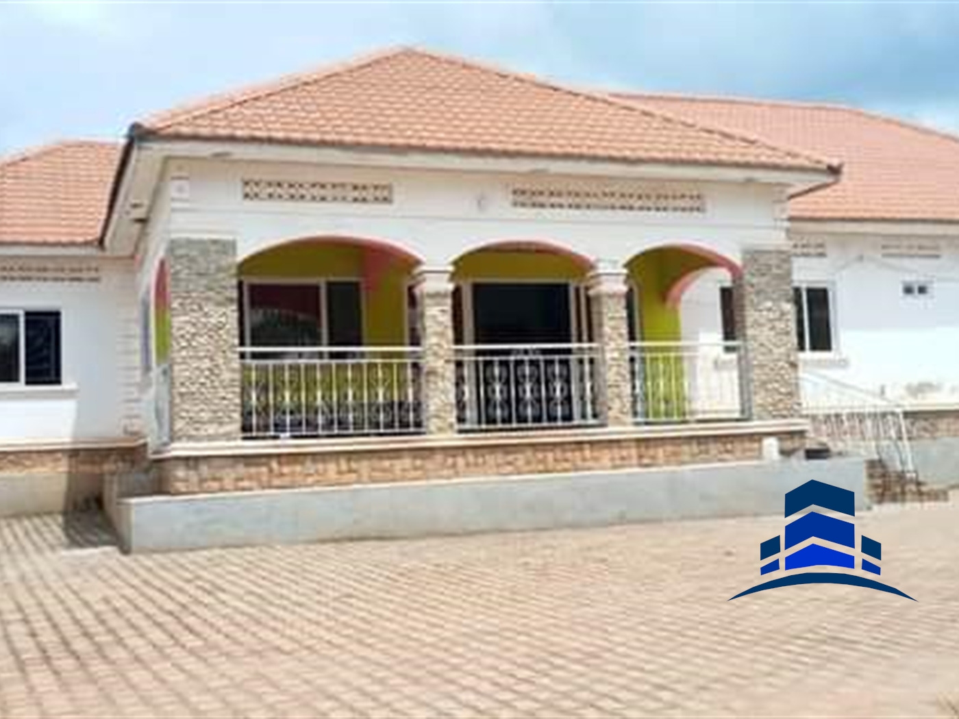 Storeyed house for sale in Mpererwe Wakiso