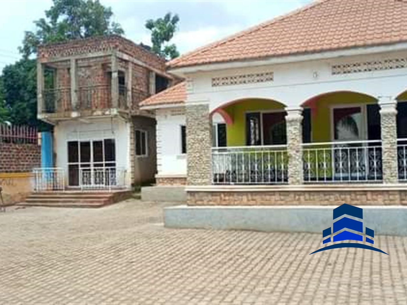 Storeyed house for sale in Mpererwe Wakiso