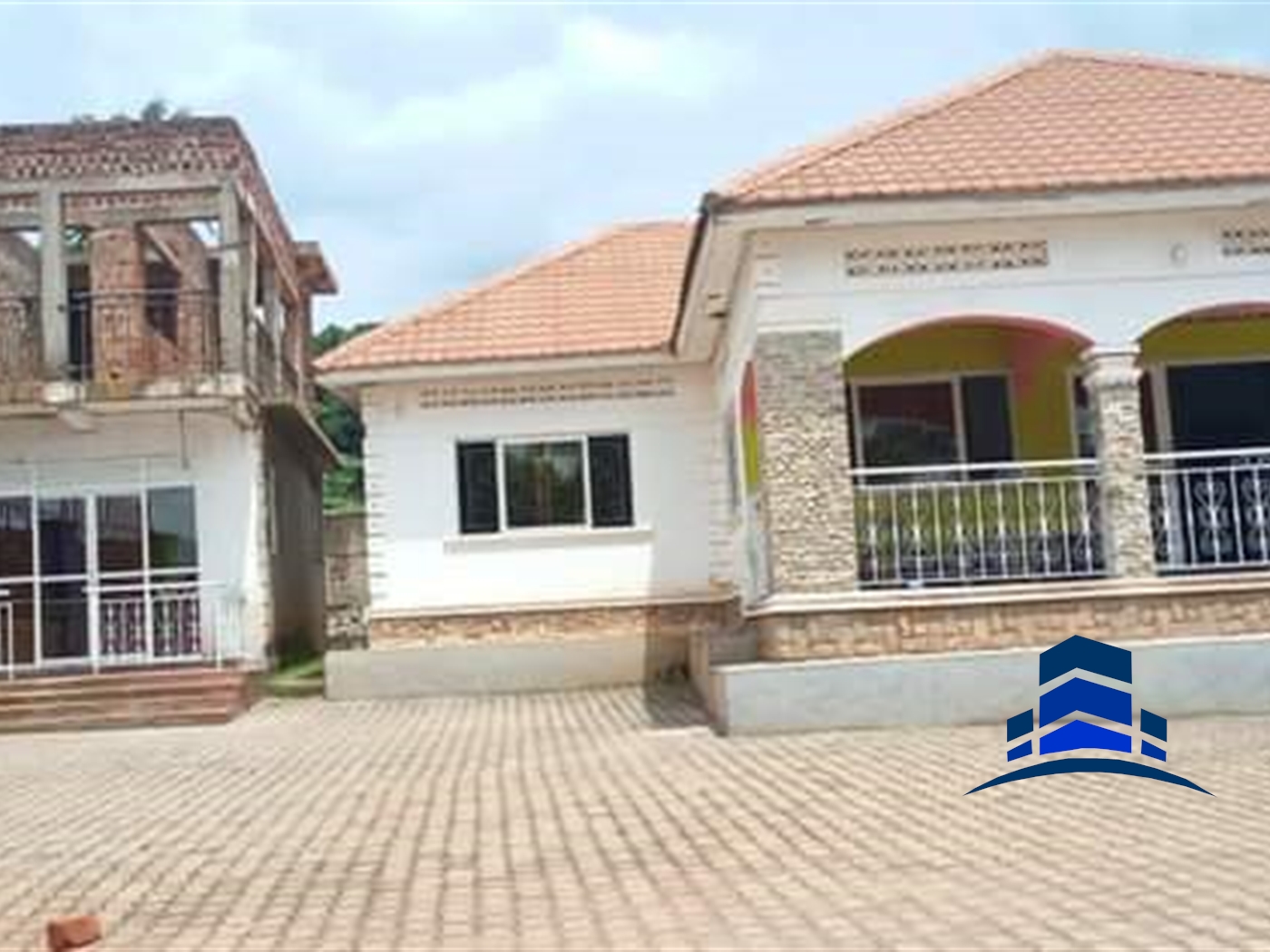 Storeyed house for sale in Mpererwe Wakiso