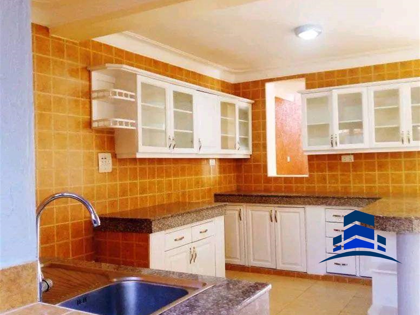 Duplex for rent in Kisaasi Kampala