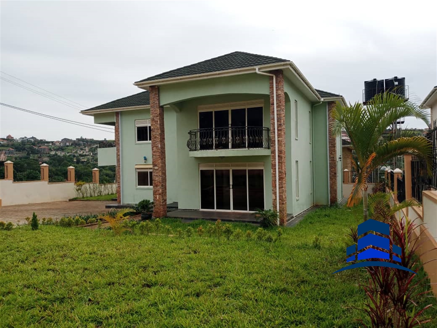 Villa for sale in Bwebajja Wakiso