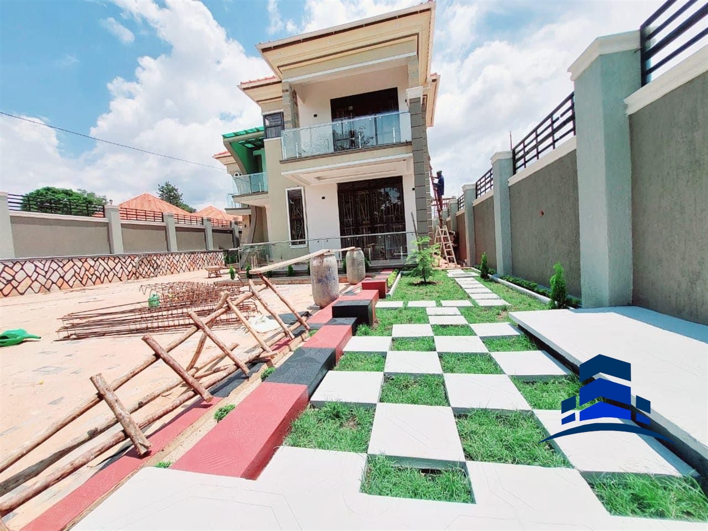 Villa for sale in Kira Wakiso