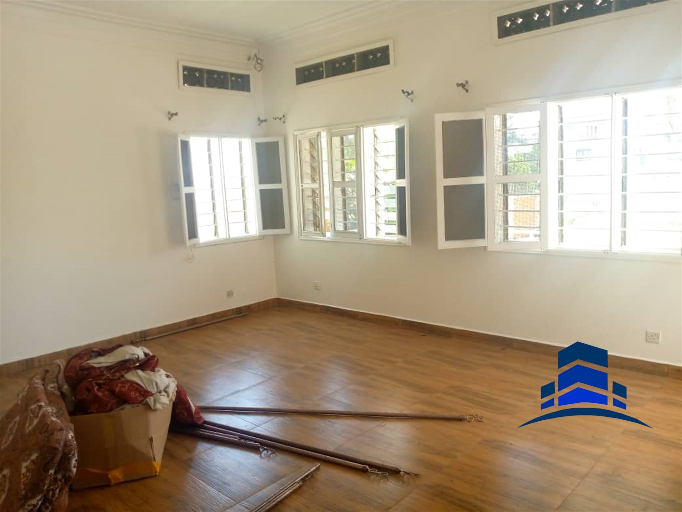 Bungalow for rent in Bugoloobi Kampala