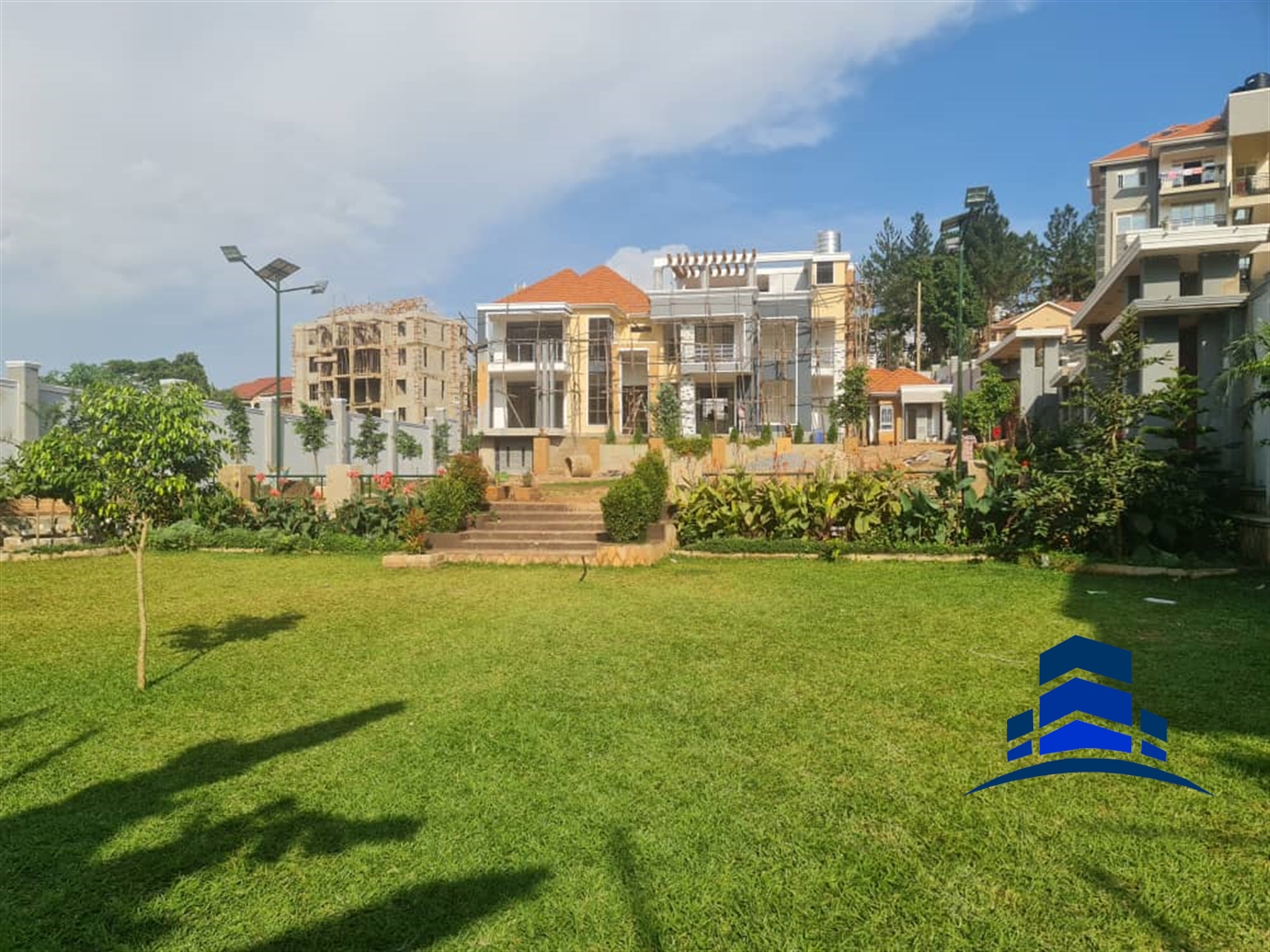 Mansion for sale in Kawuku Wakiso