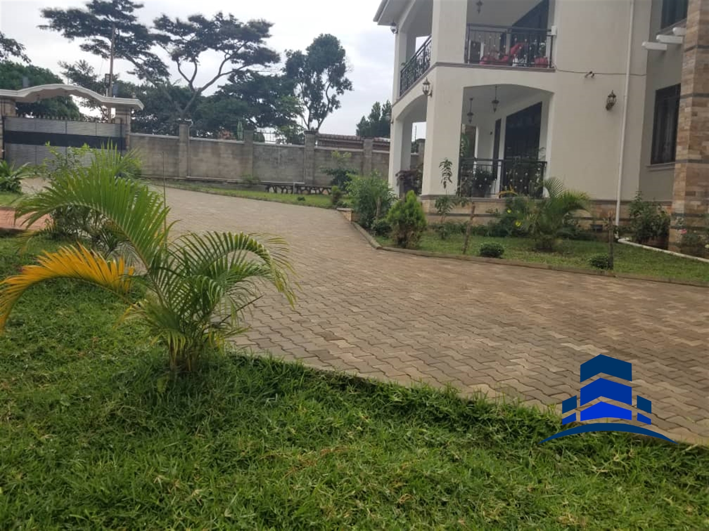 Mansion for sale in Garuga Wakiso