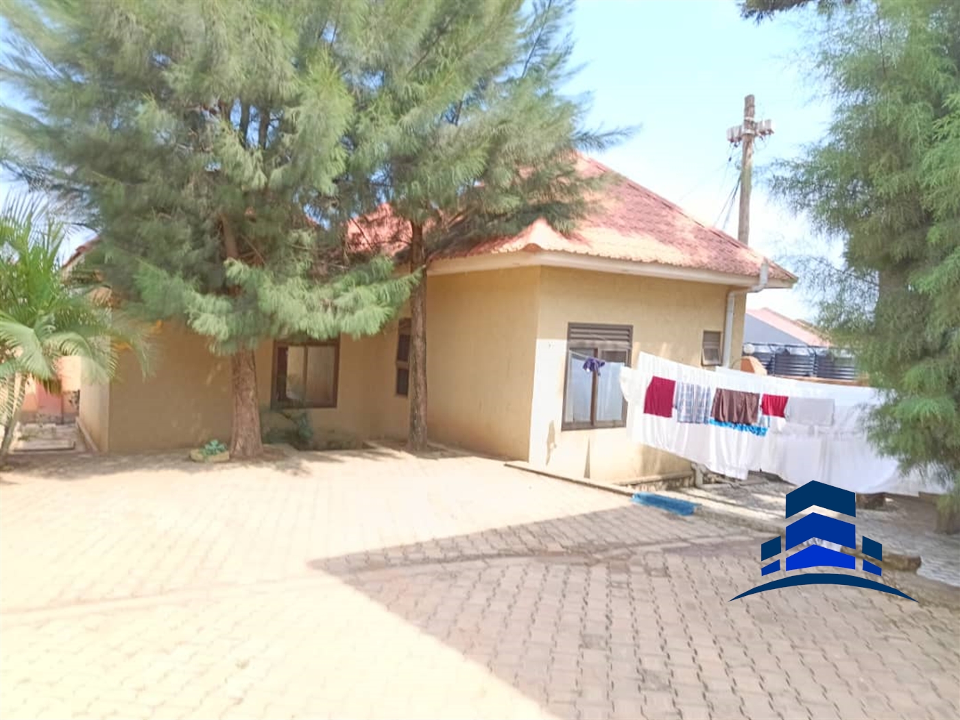 Storeyed house for sale in Kazinga Wakiso