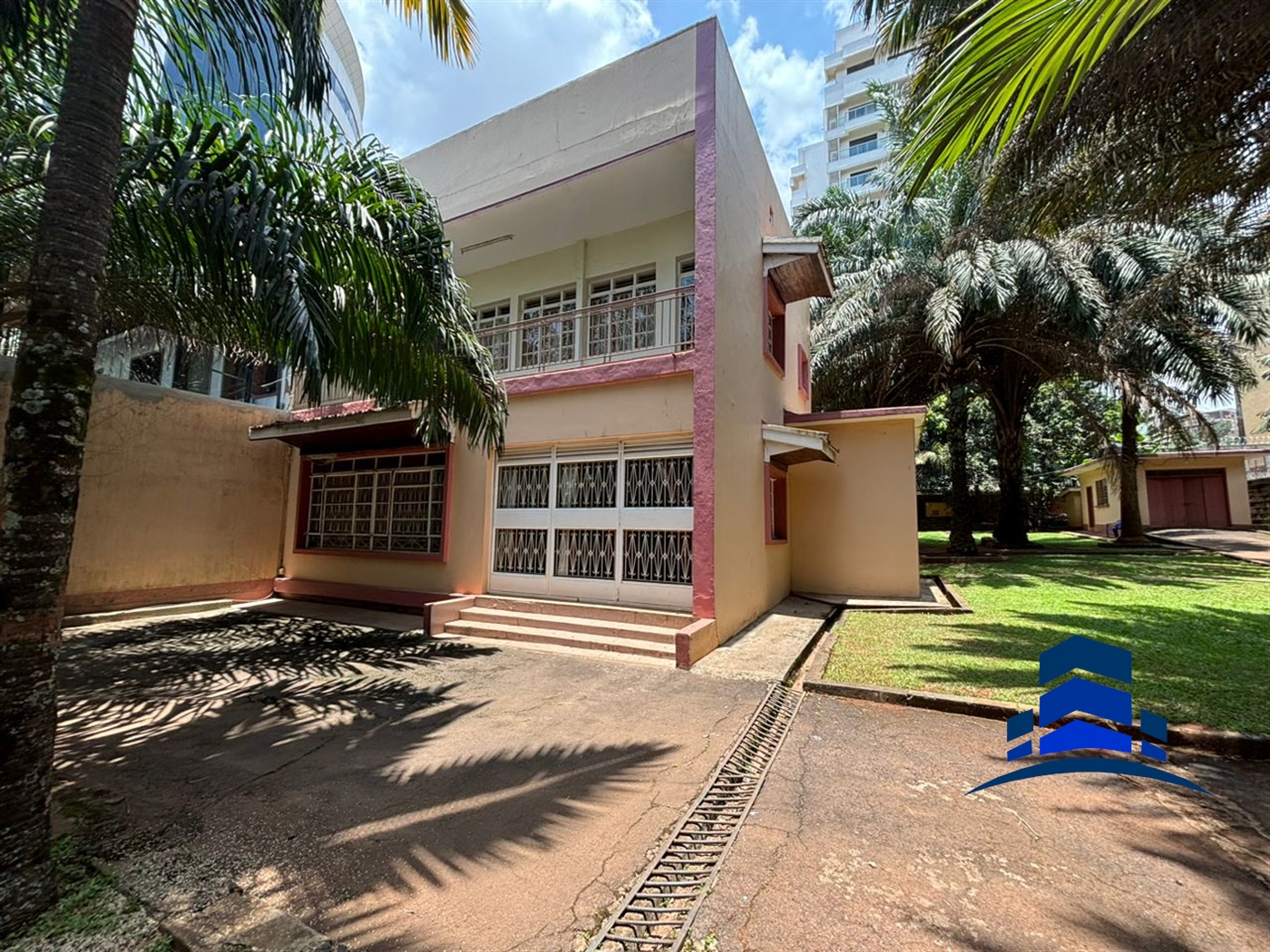 Villa for sale in Kololo Kampala